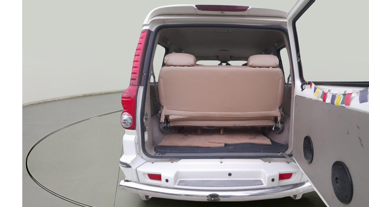 2013 Mahindra Scorpio VLX 2WD AIRBAG BS-III, Diesel, Manual, 52,176 km, exterior