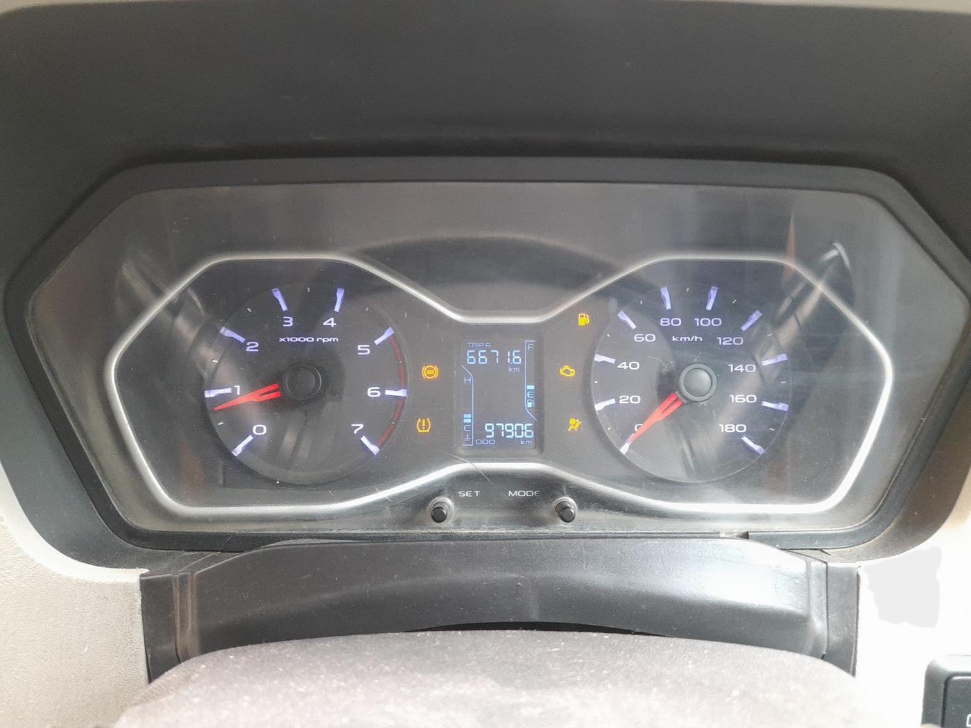 2016 Mahindra Scorpio S10, Diesel, Manual, 97,906 km, interior