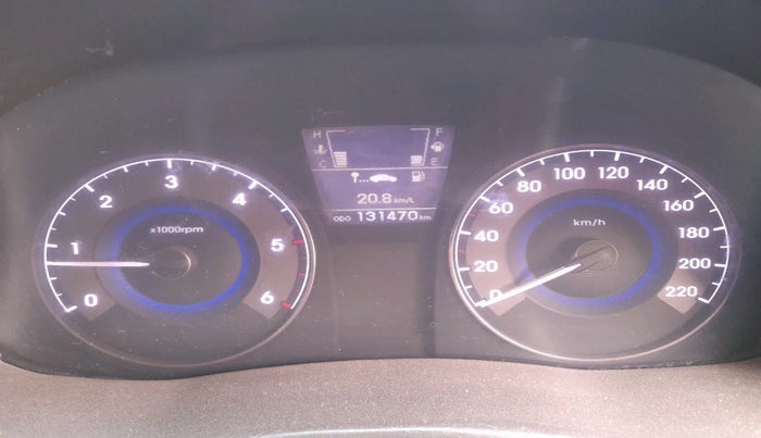 2013 Hyundai Verna FLUIDIC 1.6 CRDI SX, Diesel, Manual, 1,31,470 km, interior