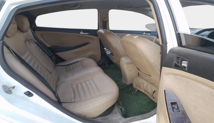 2013 Hyundai Verna FLUIDIC 1.6 CRDI SX, Diesel, Manual, 1,31,470 km, interior