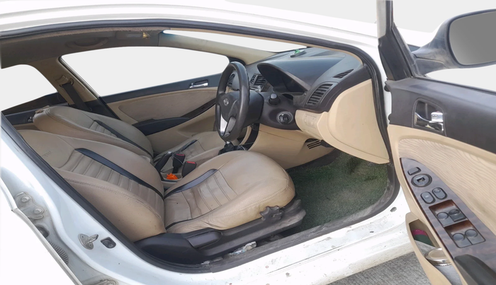 2013 Hyundai Verna FLUIDIC 1.6 CRDI SX, Diesel, Manual, 1,31,470 km, interior