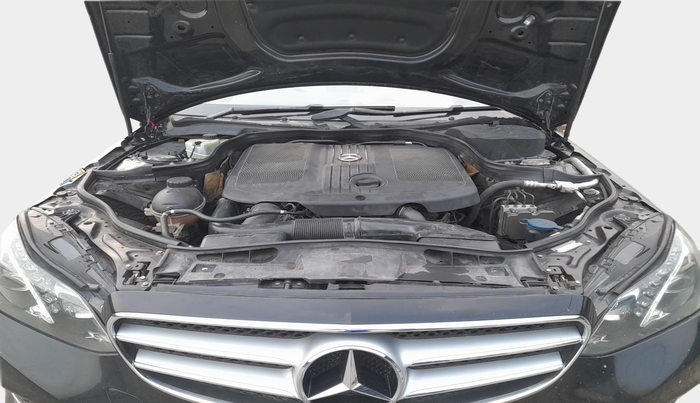 2014 Mercedes Benz E Class E 250 CDI AVANTGARDE, Diesel, Automatic, 1,18,403 km, exterior