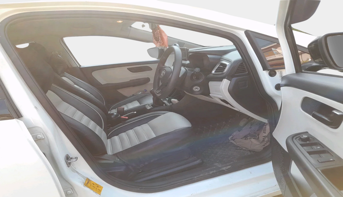 2022 Tata ALTROZ XM PLUS PETROL, Petrol, Manual, 20,295 km, interior