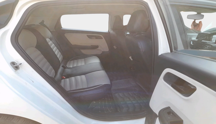 2022 Tata ALTROZ XM PLUS PETROL, Petrol, Manual, 20,295 km, interior