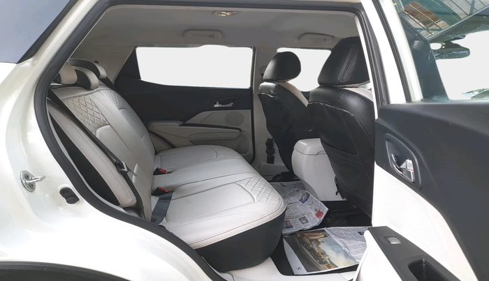 2019 Mahindra XUV300 W6 1.2 PETROL, Petrol, Manual, 55,310 km, interior