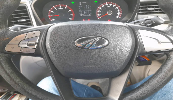 2019 Mahindra XUV300 W6 1.2 PETROL, Petrol, Manual, 55,310 km, interior