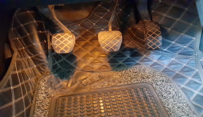 2019 Volkswagen Polo COMFORTLINE 1.0L MPI, Petrol, Manual, 1,18,487 km, interior