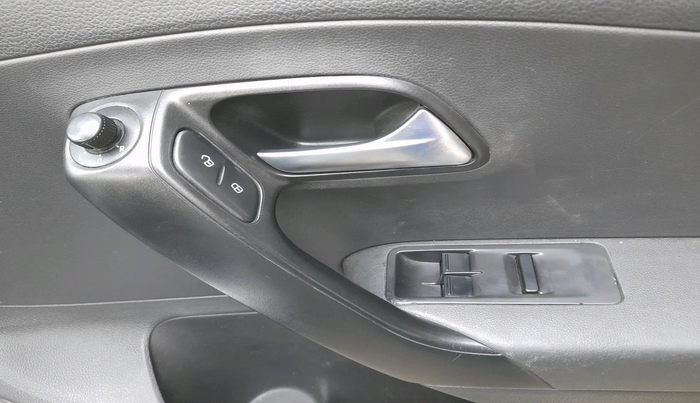 2019 Volkswagen Polo COMFORTLINE 1.0L MPI, Petrol, Manual, 1,18,487 km, interior