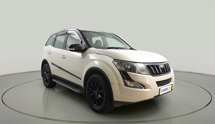 2015 Mahindra XUV500 W10, Diesel, Manual, 1,37,017 km, exterior
