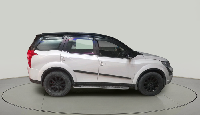 2015 Mahindra XUV500 W10, Diesel, Manual, 1,37,017 km, exterior
