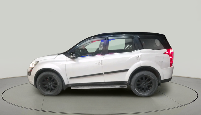 2015 Mahindra XUV500 W10, Diesel, Manual, 1,37,017 km, exterior