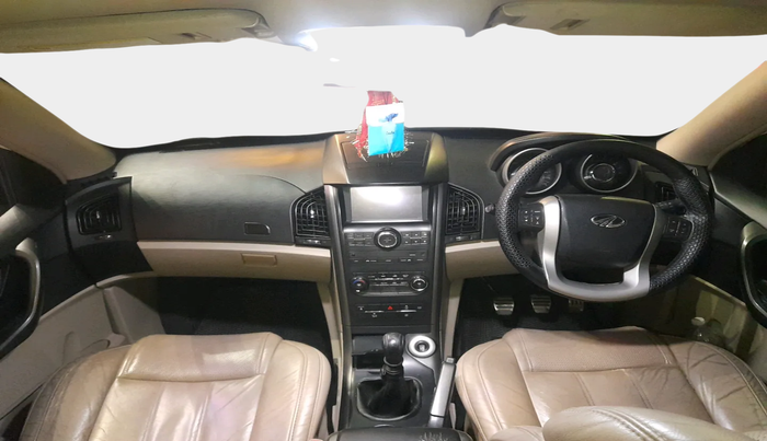 2015 Mahindra XUV500 W10, Diesel, Manual, 1,37,017 km, interior
