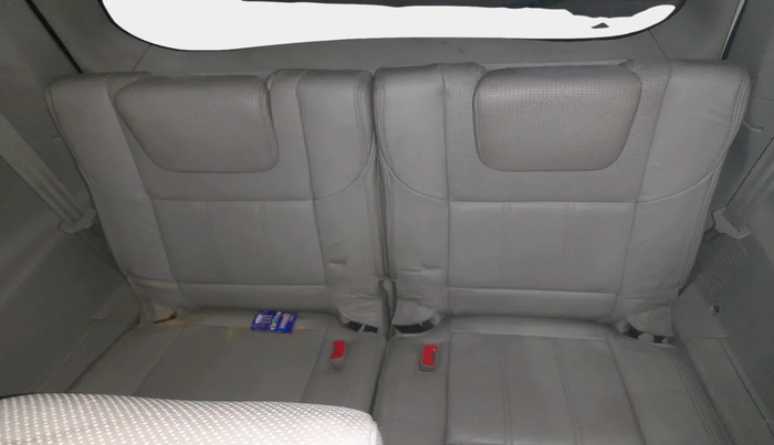2015 Mahindra XUV500 W10, Diesel, Manual, 1,37,017 km, interior