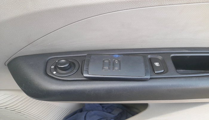 2022 Renault TRIBER RXZ, Petrol, Manual, 56,841 km, interior