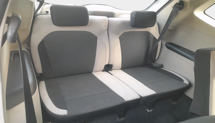 2022 Renault TRIBER RXZ, Petrol, Manual, 56,841 km, interior