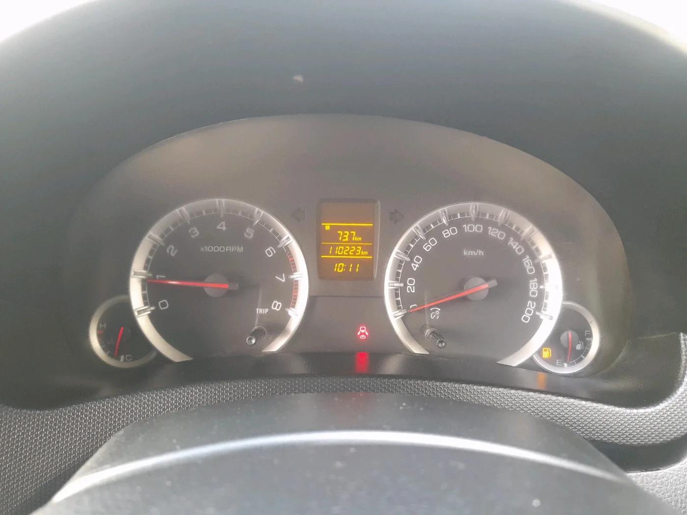2013 Maruti Swift VXI, Petrol, Manual, 1,10,223 km, interior