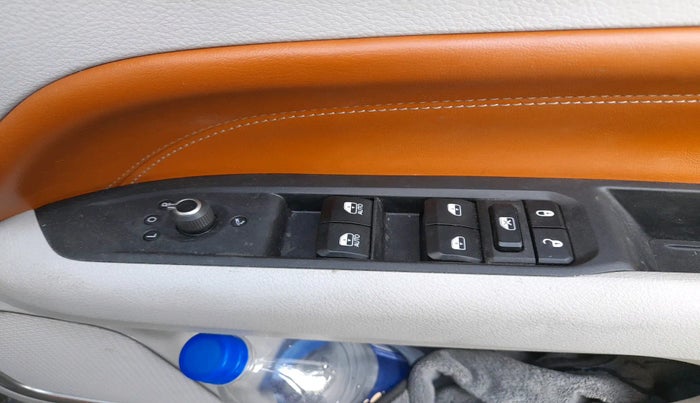 2023 Jeep Compass LIMITED (O) 1.4 PETROL DCT, Petrol, Automatic, 17,709 km, interior