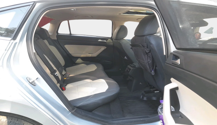 2024 Volkswagen VIRTUS TOPLINE TSI 1.0 MT, Petrol, Manual, 14,430 km, interior