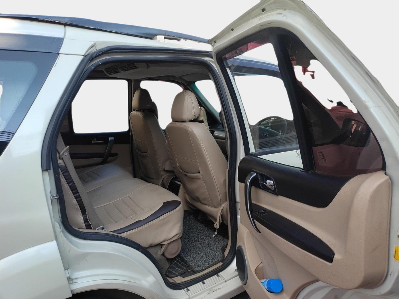 2015 Tata Safari Storme 2.2 EX 4X2, Diesel, Manual, 1,32,476 km, interior
