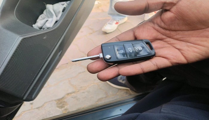 2023 Volkswagen TAIGUN COMFORTLINE 1.0 TSI MT, Petrol, Manual, 50,202 km, interior