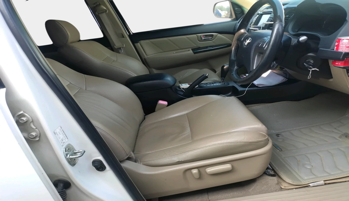 2016 Toyota Fortuner 3.0 4X2 AT, Diesel, Automatic, 1,30,000 km, interior