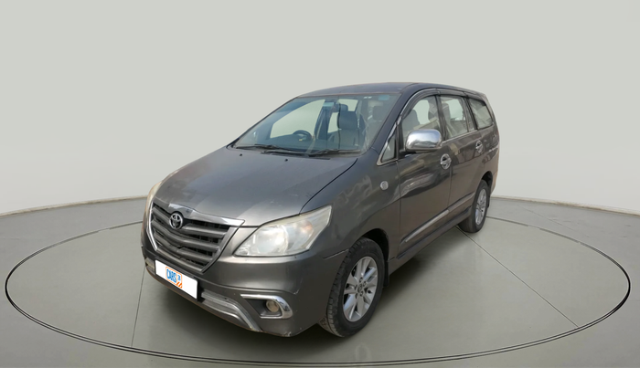 2014 Toyota Innova 2.5 GX 7 STR, Diesel, Manual, 1,98,869 km, exterior
