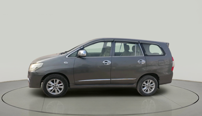 2014 Toyota Innova 2.5 GX 7 STR, Diesel, Manual, 1,98,869 km, exterior