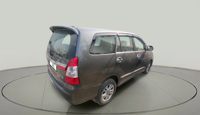 2014 Toyota Innova 2.5 GX 7 STR, Diesel, Manual, 1,98,869 km, exterior