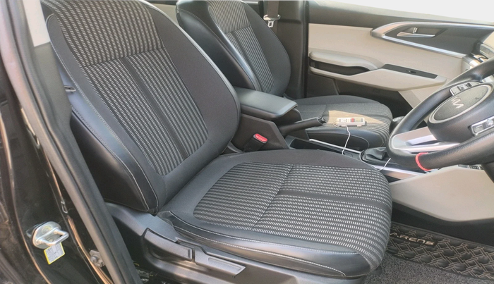 2022 KIA CARENS PRESTIGE PLUS 1.4 PETROL 7 STR, Petrol, Manual, 24,191 km, interior