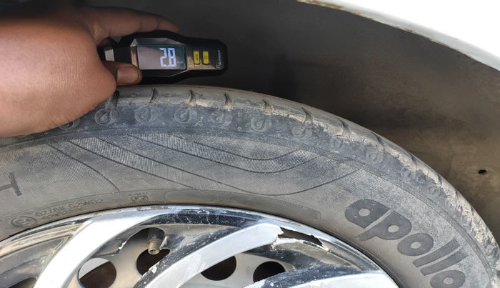 2012 Honda Brio E MT, Petrol, Manual, 70,122 km, tyre