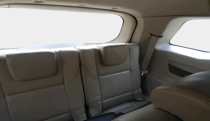 2016 Mahindra XUV500 W10, Diesel, Manual, 1,33,078 km, interior