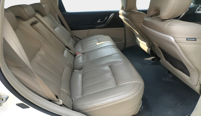 2016 Mahindra XUV500 W10, Diesel, Manual, 1,33,078 km, interior