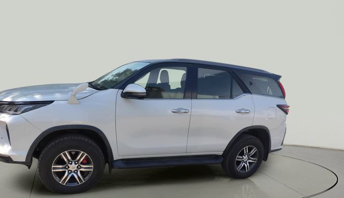 2022 Toyota Fortuner 4X2 AT 2.8 DIESEL, Diesel, Automatic, 44,929 km, exterior