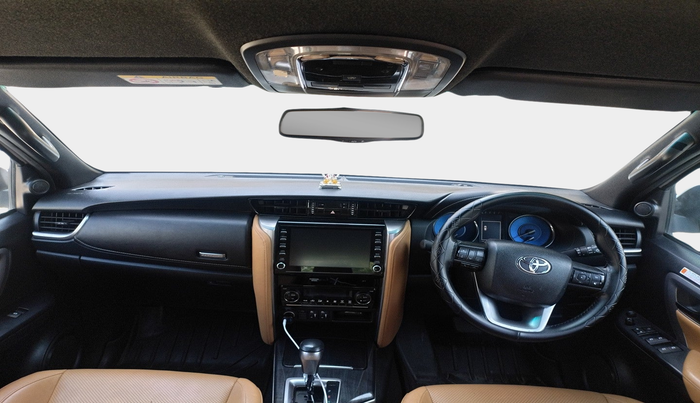 2022 Toyota Fortuner 4X2 AT 2.8 DIESEL, Diesel, Automatic, 44,929 km, interior