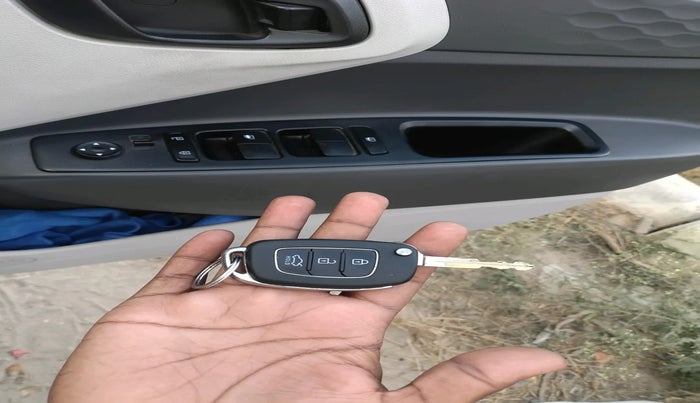 2021 Hyundai AURA S 1.2 CNG, Petrol, Manual, 2,48,520 km, interior