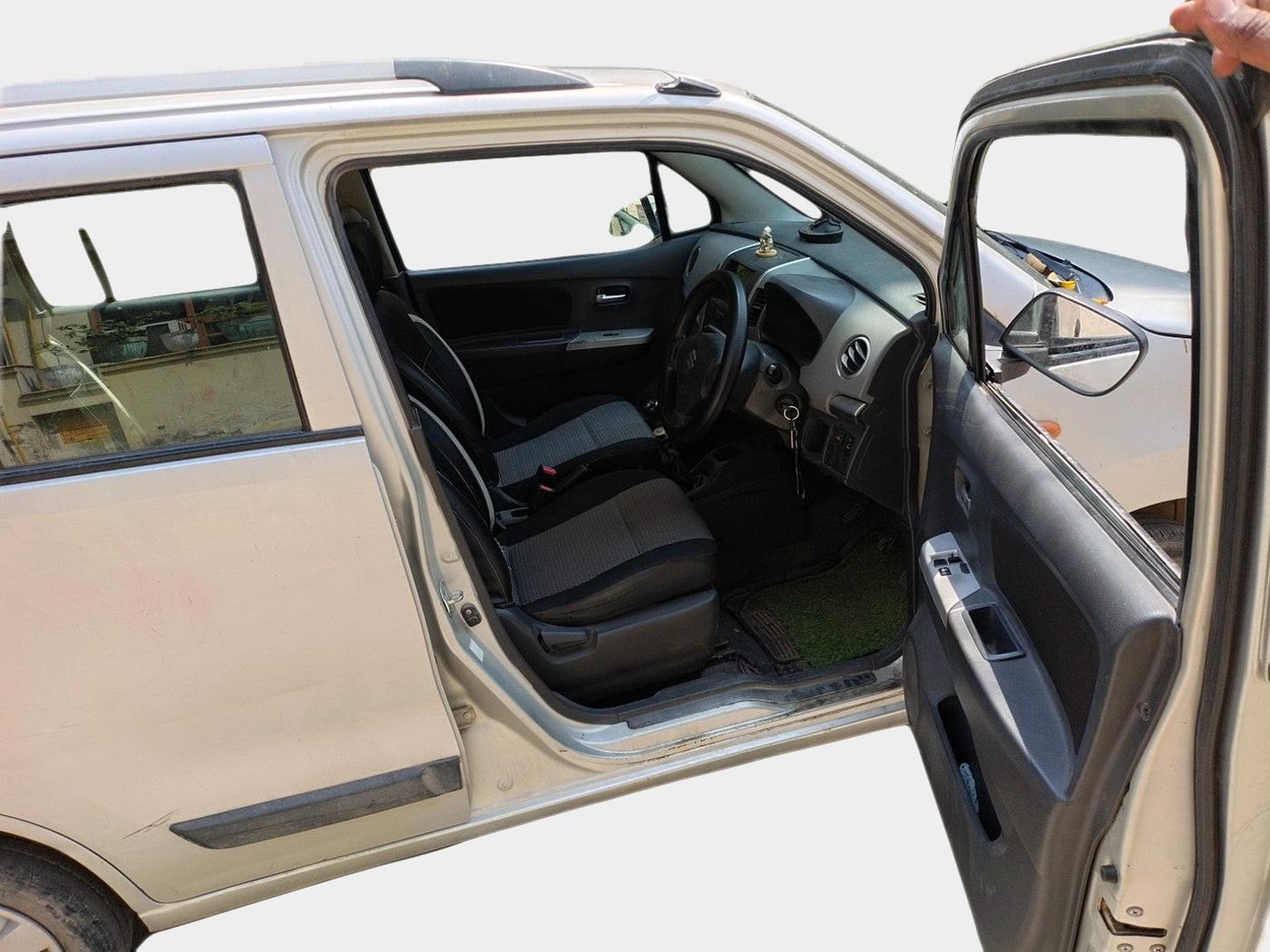 2010 Maruti Wagon R 1.0 LXI, Petrol, Manual, 1,37,836 km, interior