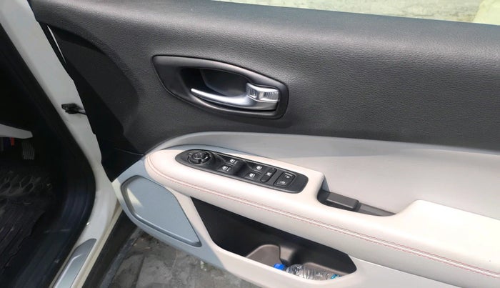 2017 Jeep Compass LIMITED 1.4 PETROL AT, Petrol, Automatic, 1,28,862 km, interior