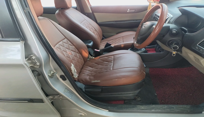 2012 Hyundai i20 MAGNA 1.2, Petrol, Manual, 1,09,452 km, interior