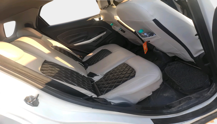 2015 Ford Ecosport TITANIUM 1.5L DIESEL, Diesel, Manual, 1,63,084 km, interior