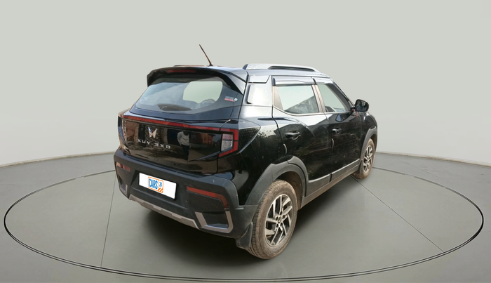 2025 Mahindra XUV 3XO AX5L 1.2 TGDi, Petrol, Manual, 1,985 km, exterior