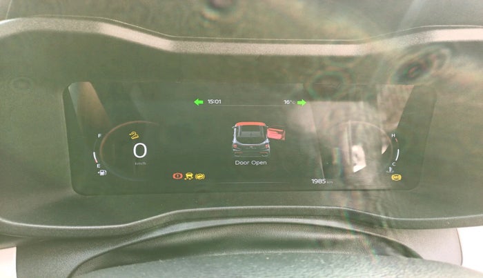 2025 Mahindra XUV 3XO AX5L 1.2 TGDi, Petrol, Manual, 1,985 km, interior