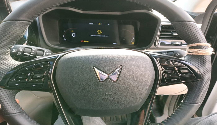 2025 Mahindra XUV 3XO AX5L 1.2 TGDi, Petrol, Manual, 1,985 km, interior