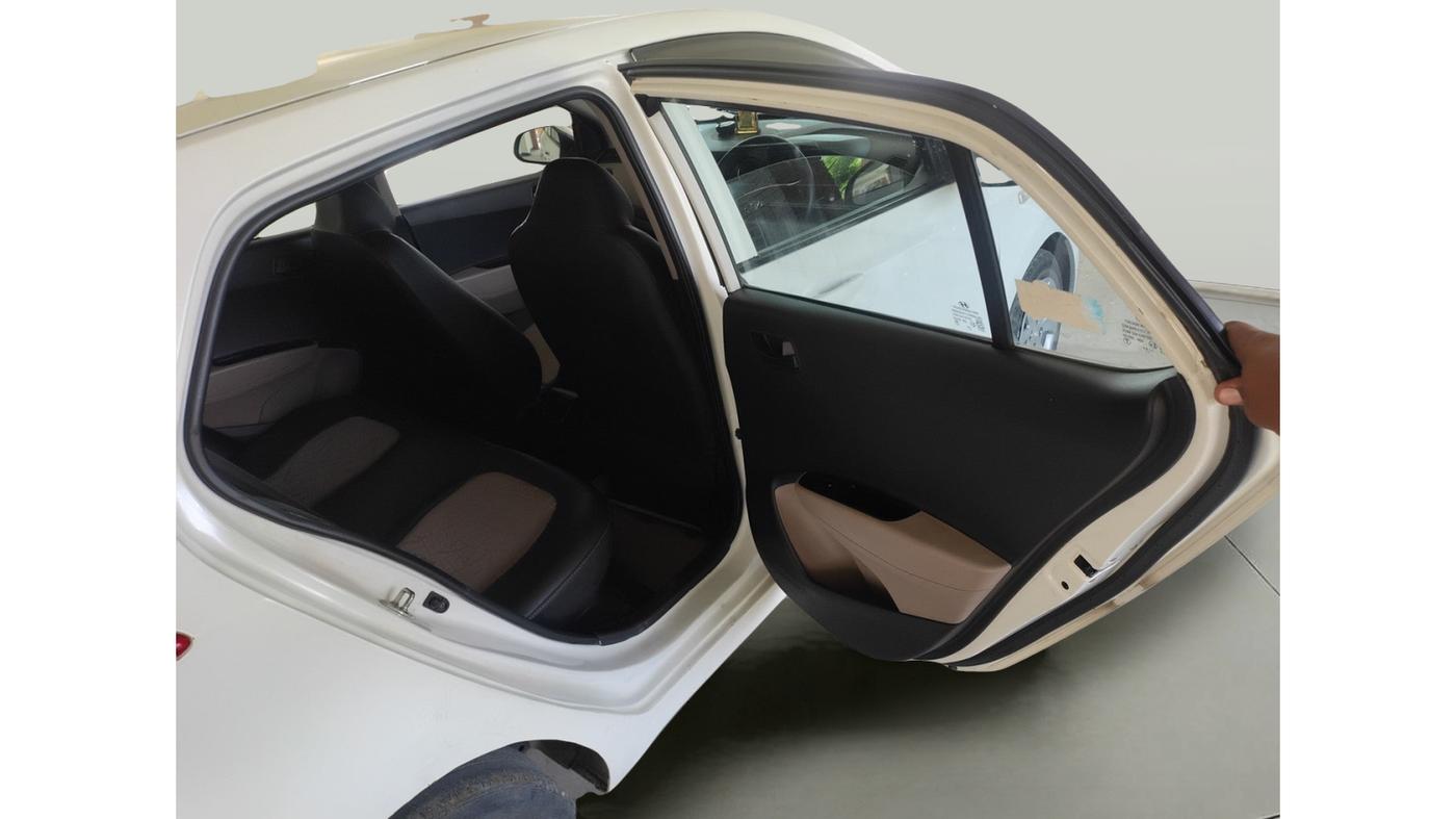2014 Hyundai Grand i10 MAGNA 1.2 KAPPA VTVT, Petrol, Manual, 69,105 km, interior