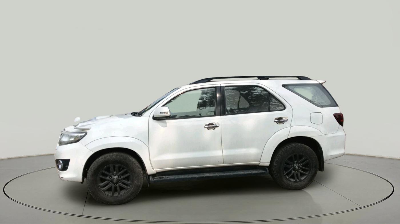2015 Toyota Fortuner 3.0 4X2 AT, Diesel, Automatic, 95,073 km, exterior