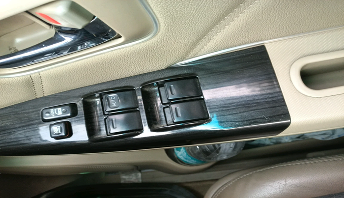 2015 Toyota Fortuner 3.0 4X2 AT, Diesel, Automatic, 95,073 km, interior