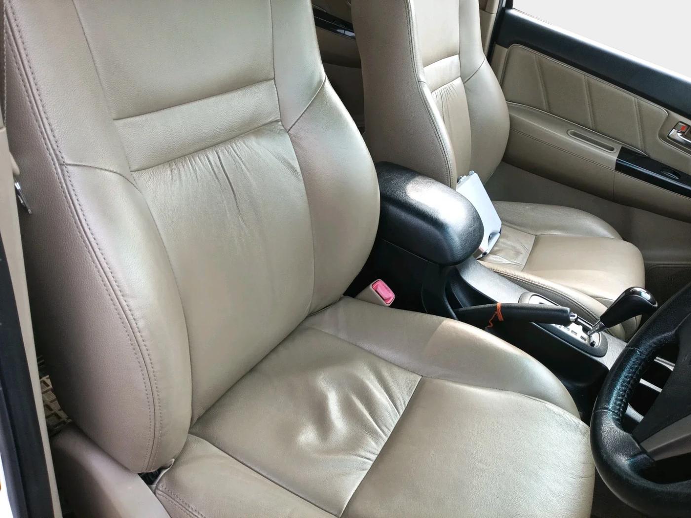 2015 Toyota Fortuner 3.0 4X2 AT, Diesel, Automatic, 95,073 km, interior