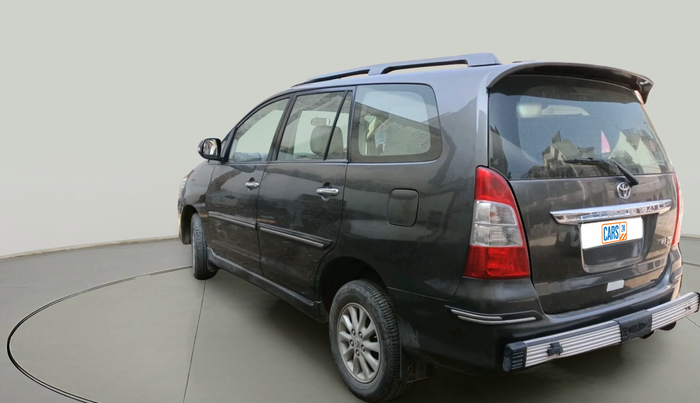 2012 Toyota Innova 2.5 VX 7 STR, Diesel, Manual, 94,948 km, exterior