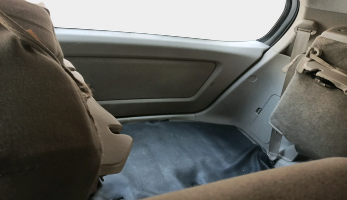 2012 Toyota Innova 2.5 VX 7 STR, Diesel, Manual, 94,948 km, interior