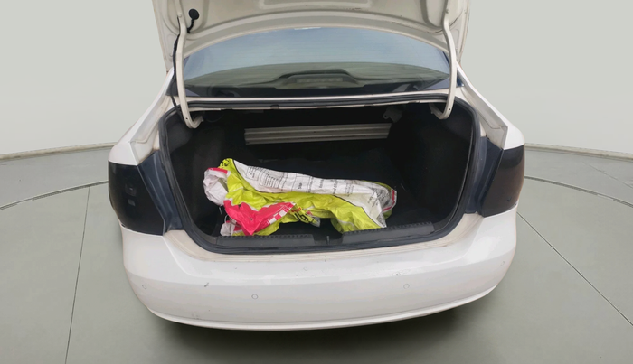 2011 Volkswagen Vento TRENDLINE DIESEL 1.6, Diesel, Manual, 1,71,674 km, exterior