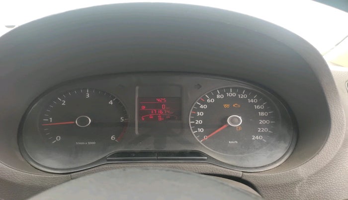 2011 Volkswagen Vento TRENDLINE DIESEL 1.6, Diesel, Manual, 1,71,674 km, interior